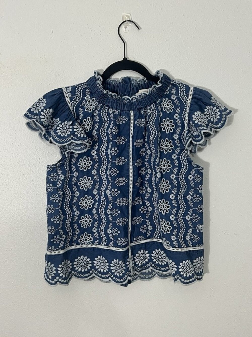 Jennifer and Grace Blue White Embroidered Flutter Sleeve Eyelet Blouse Size XS
